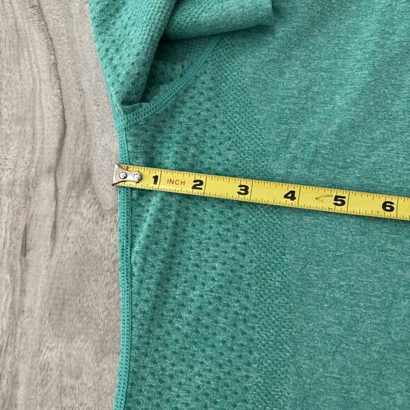 FIGS Salta Seamless Top Sz Medium Green Long Sleeve Underscrub Shirt W22KW1010 - Picture 5 of 10